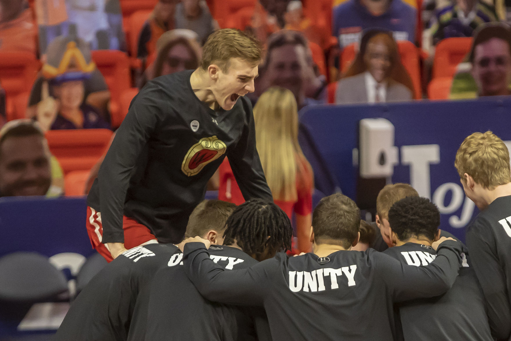 Illinois 75, UW 60